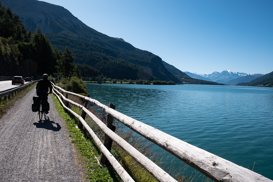 Nauders – Meran: Der Kirchturm im See